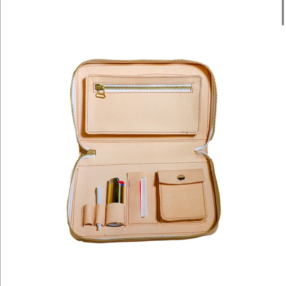 Alterior Design For Mister Green - Ceremony Case